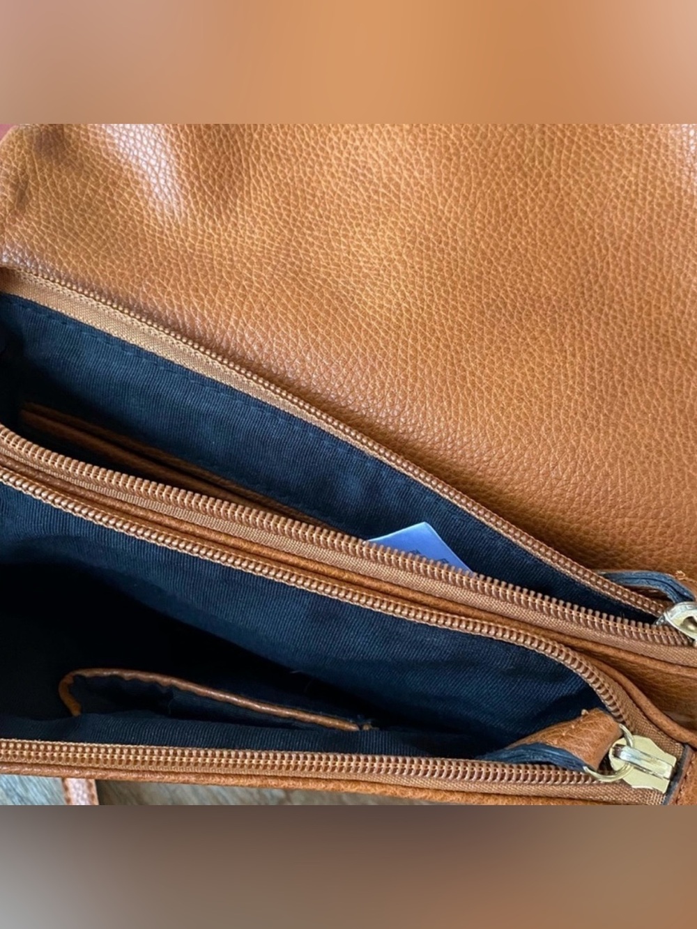 Street Level Tan Leather Crossbody Bag - Picture 8 of 12